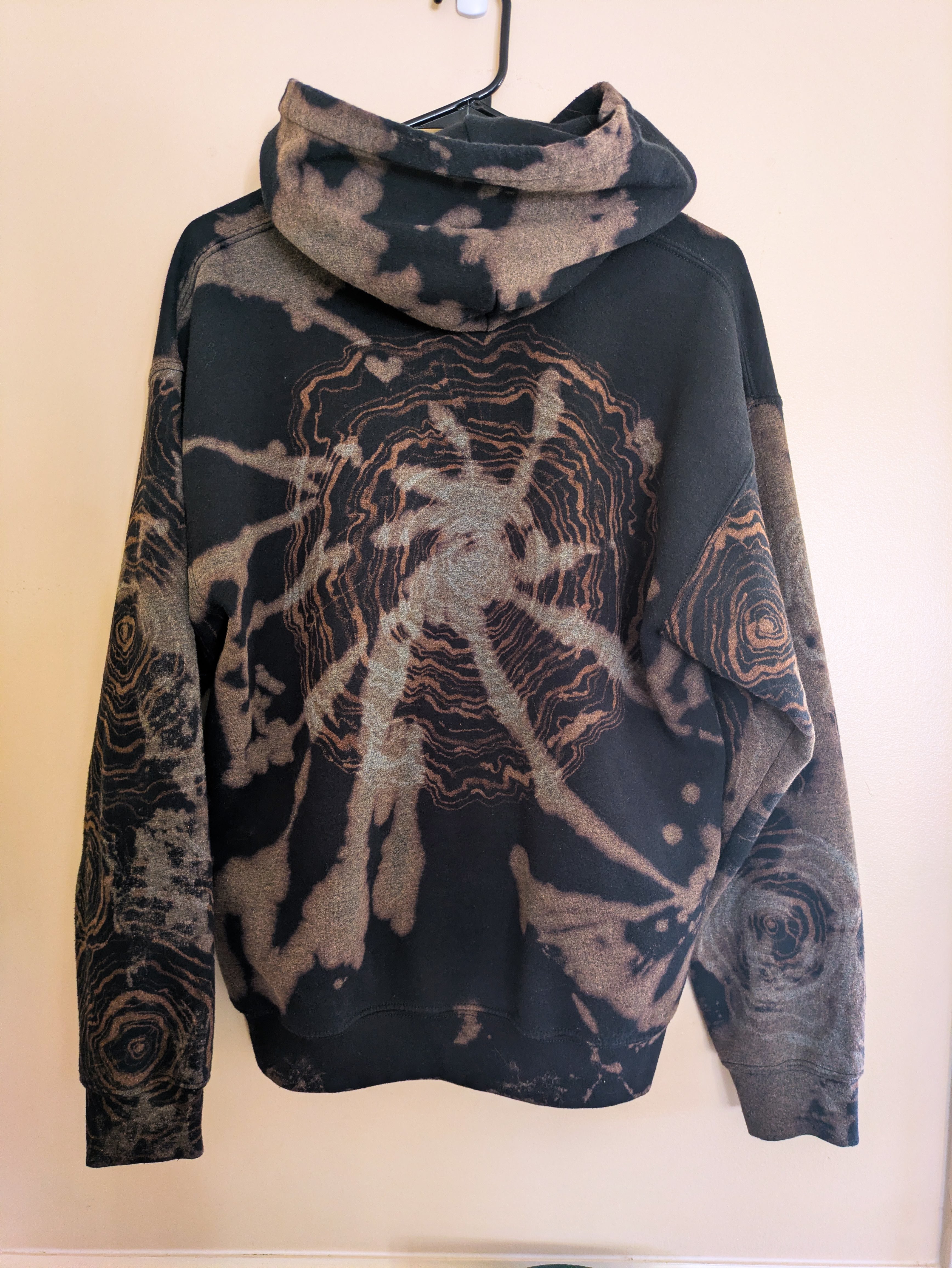 Black Tree Ring Sweatshirt